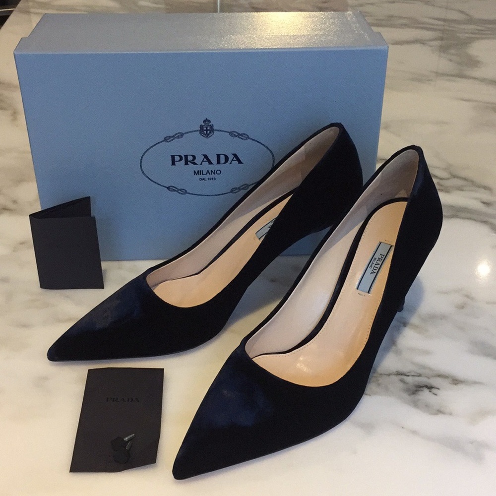 Authentic Prada pumps! ❤️ Sz 42